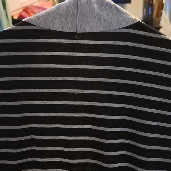 NWOT BLK/ GREY LIGHTWEIGHT OPEN COVEF - Picture 7 of 8